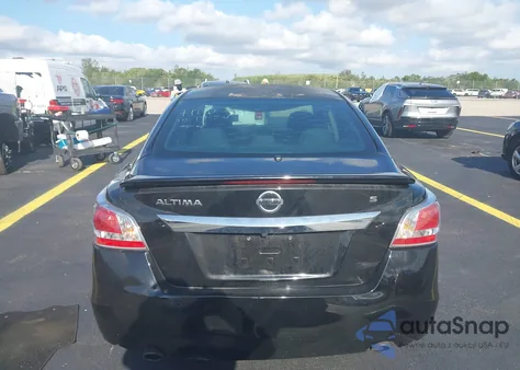 2015 Nissan Altima 2.5 S из США, поврежденный, VIN 1N4AL3AP3FC139884